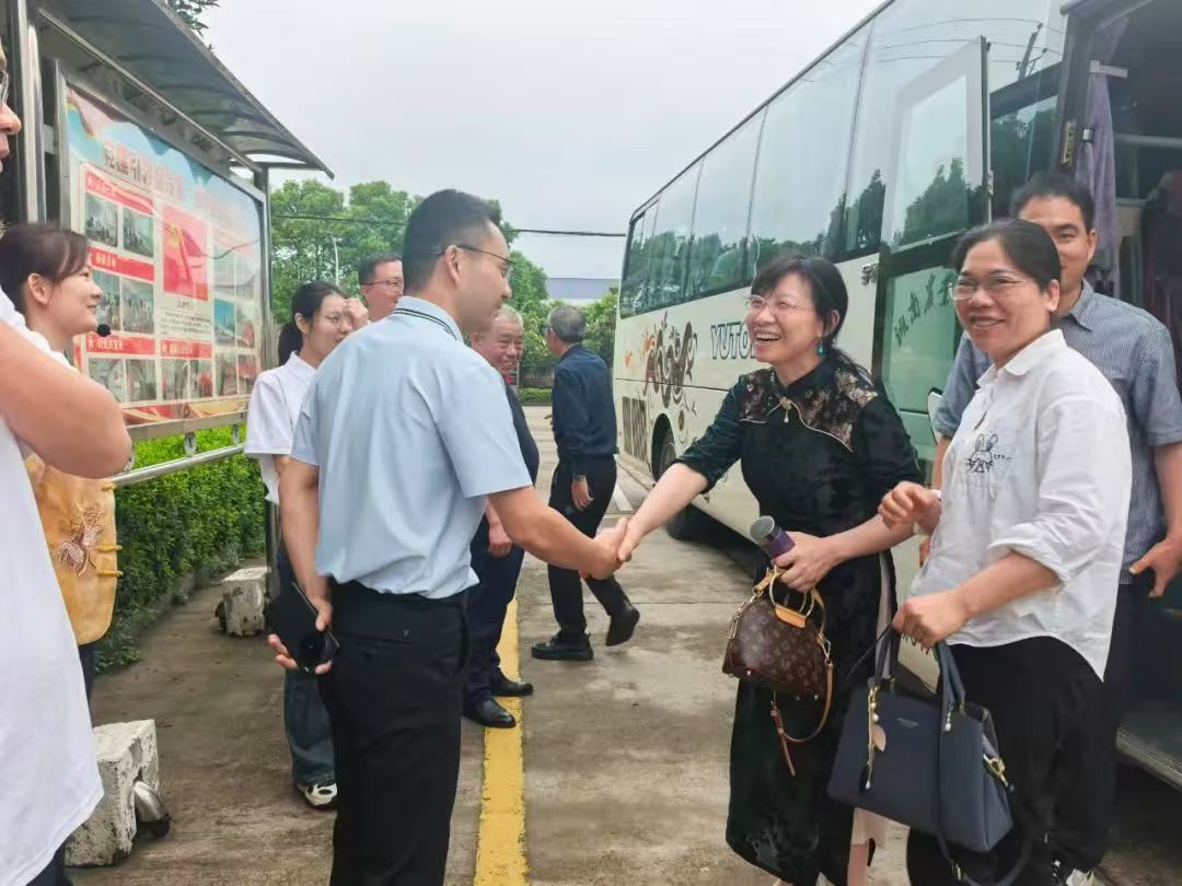 湘益茶香續(xù)薪火，校企共繪茯茶新篇——湖南農(nóng)大師生走進(jìn)益陽(yáng)茶廠開(kāi)展實(shí)踐研學(xué)