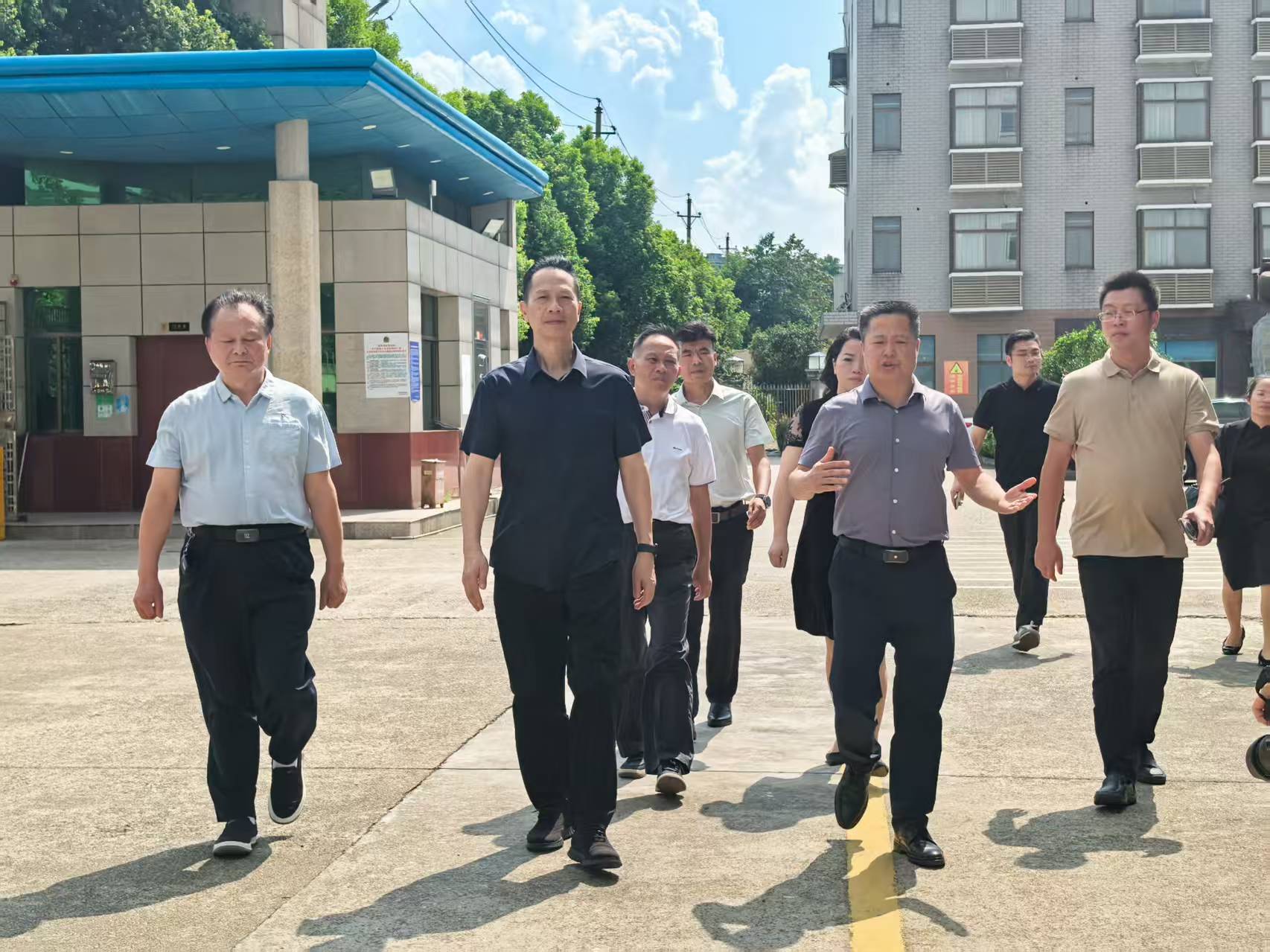 閩湘茶業(yè)交流共促產(chǎn)業(yè)發(fā)展——海峽兩岸茶業(yè)交流協(xié)會(huì)林鐘樂會(huì)長(zhǎng)一行考察益陽茶廠