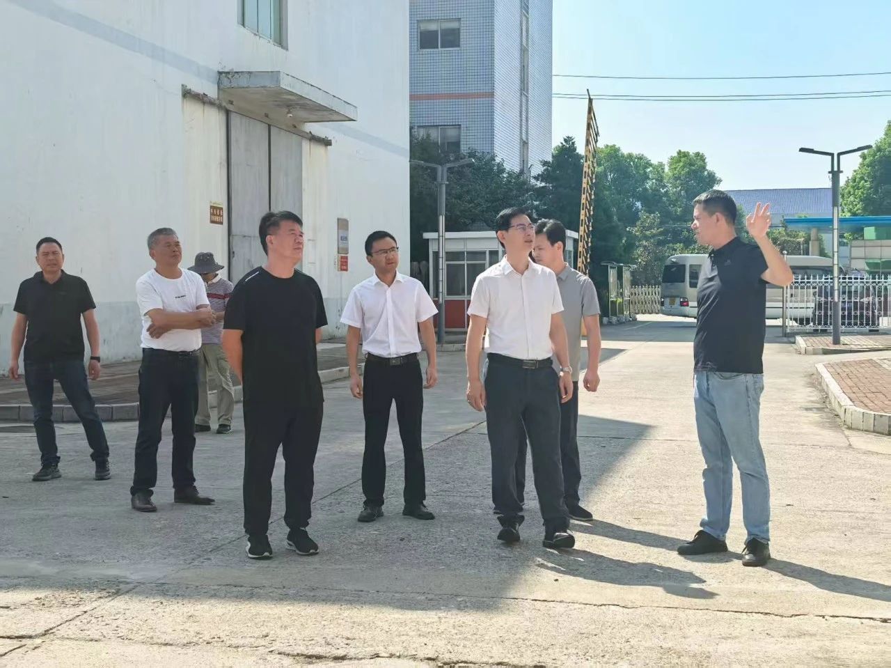 海峽兩岸中小企業(yè)聯(lián)合促進(jìn)會(huì)走進(jìn)益陽茶廠有限公司