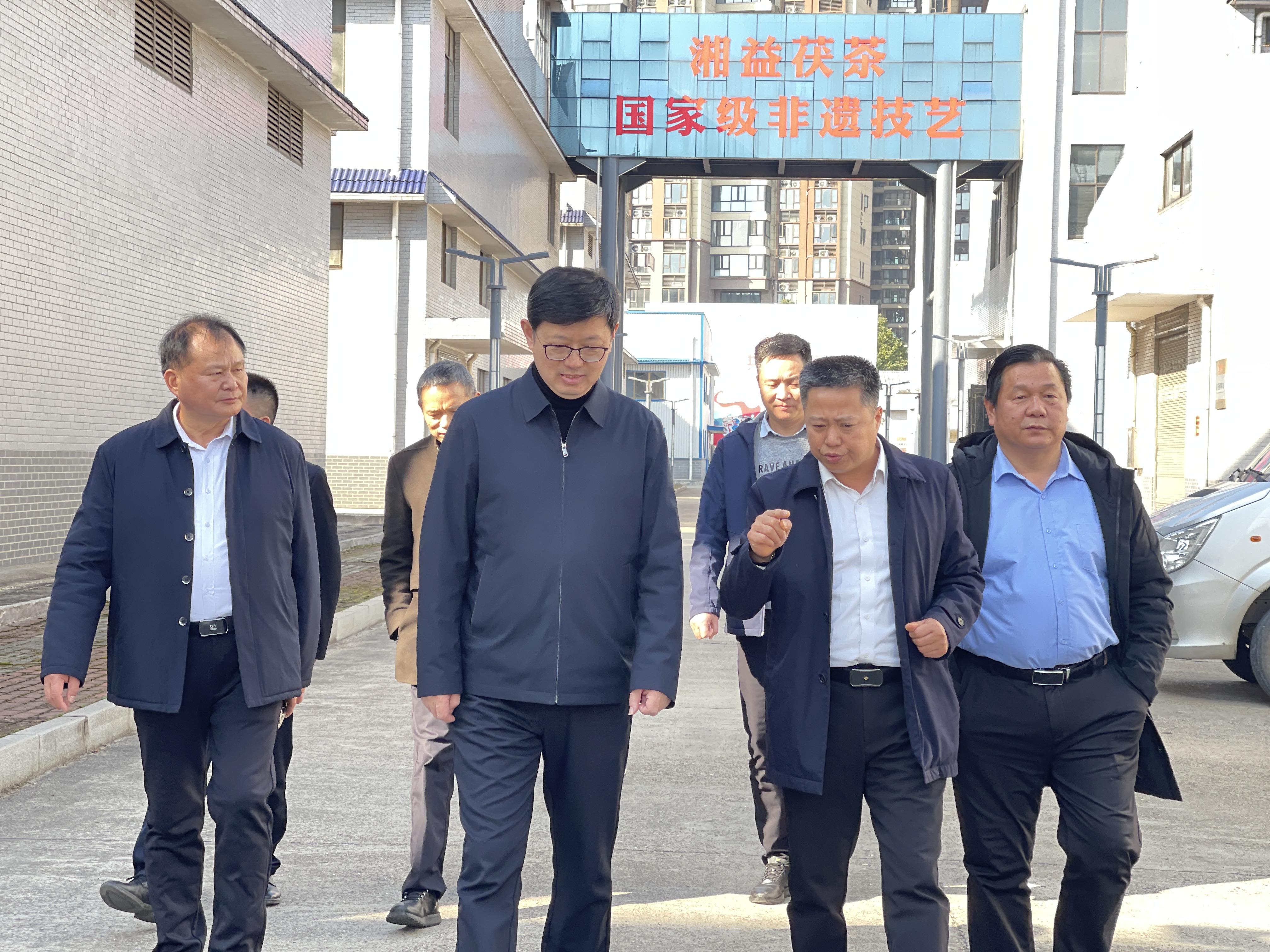 省貿(mào)促會(huì)副會(huì)長(zhǎng)羅專(zhuān)一行到訪益陽(yáng)茶廠調(diào)研出口工作