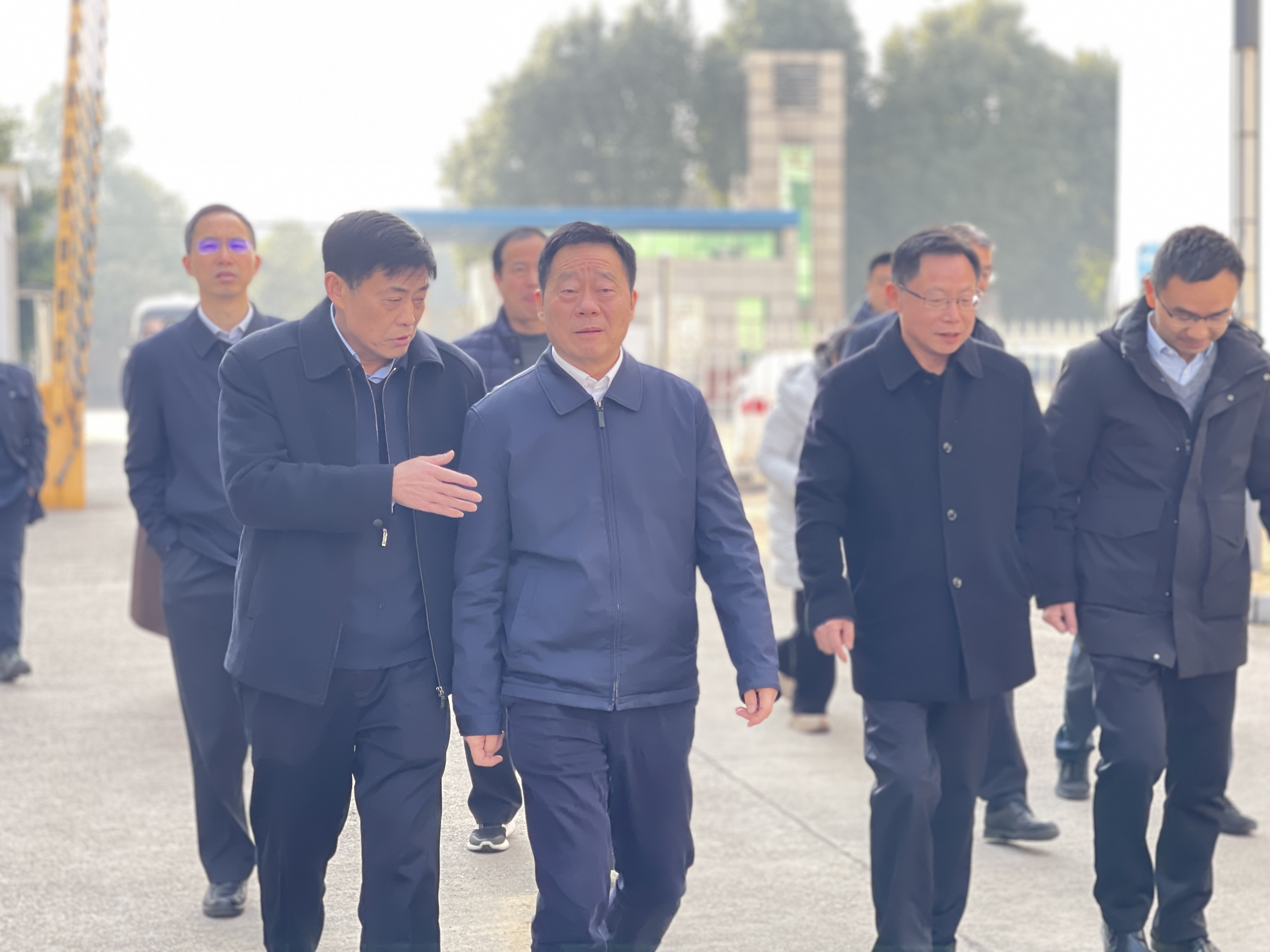 省政協(xié)副主席何寄華率隊(duì)調(diào)研益陽(yáng)茶廠  共謀茯茶產(chǎn)業(yè)高質(zhì)量發(fā)展新篇